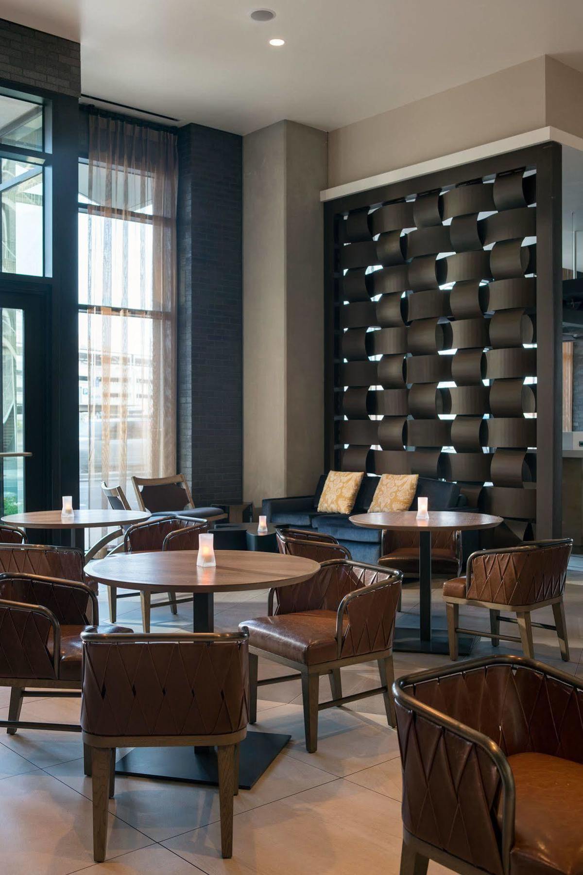 Courtyard By Marriott Phoenix Downtown מראה חיצוני תמונה